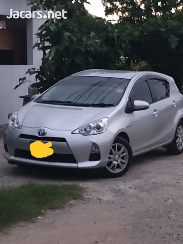 Toyota AQUA 2014 J 1,200,000 for sale