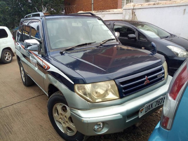 Mitsubishi pajero io 1998