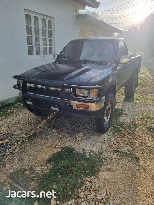 Toyota Pick Up 1993 J 550,000 for sale