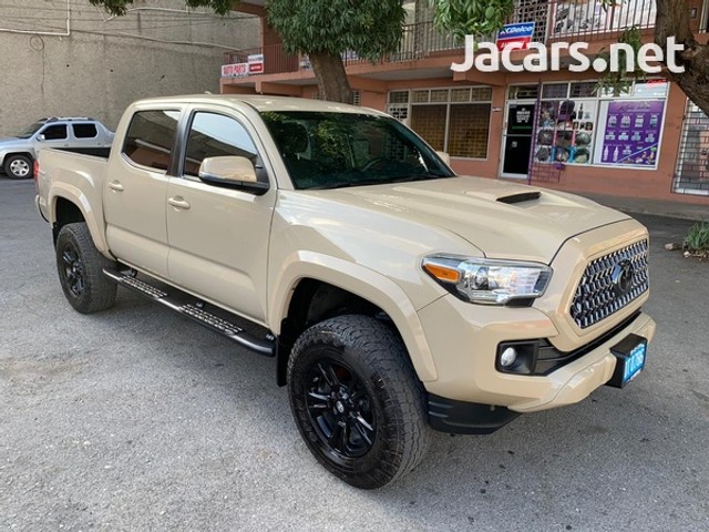 Toyota 2019 J 7,600,000 for sale