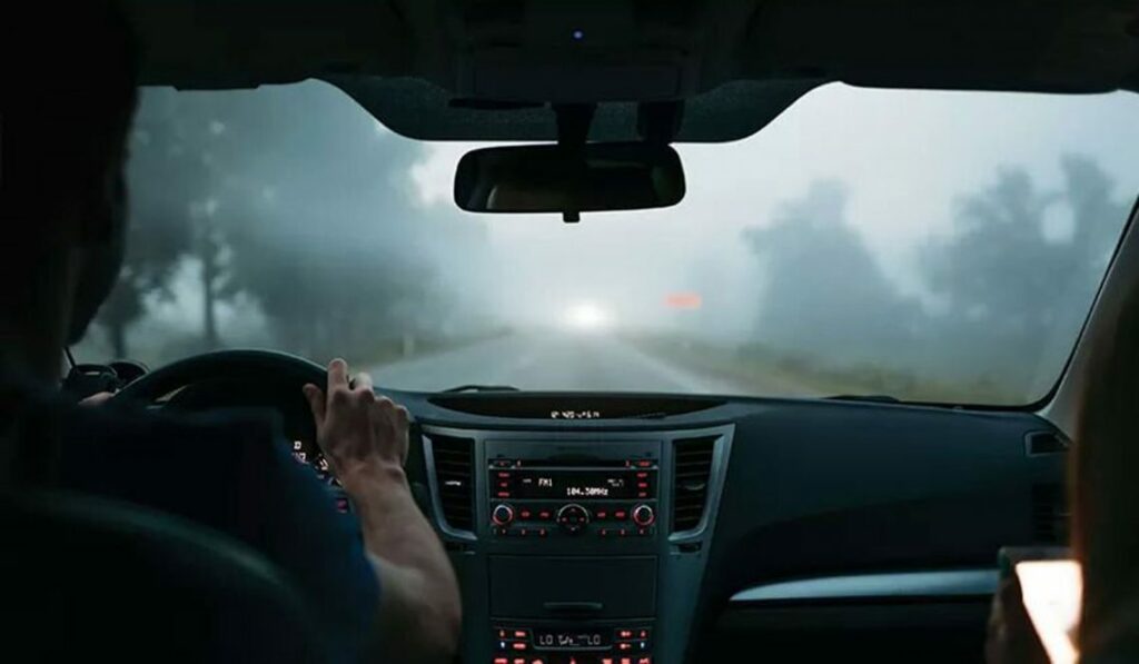 keep window clean for safe driving in fog