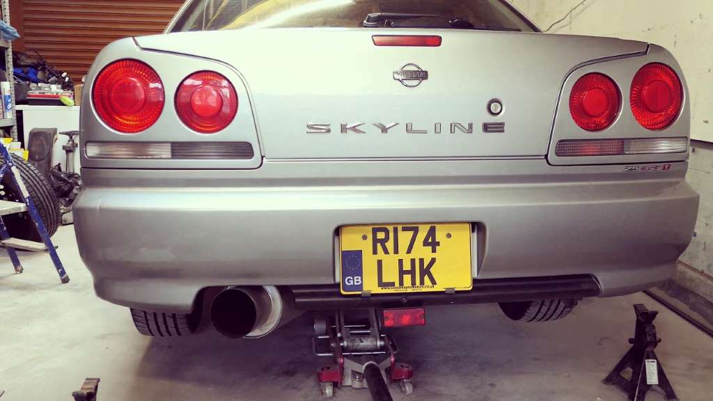 nissan skyline rear