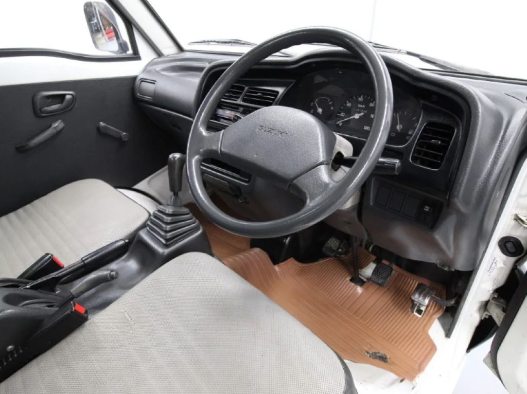 suzuki carry interior